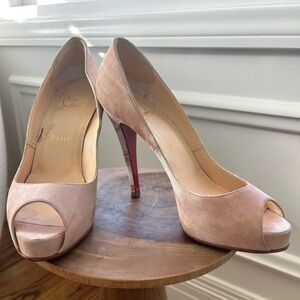 Christian Louboutin mauve and creme design size 38.5